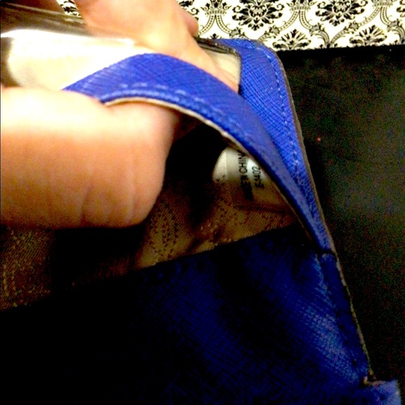 Michael Kors Blue Wallet - Picture 4 of 6